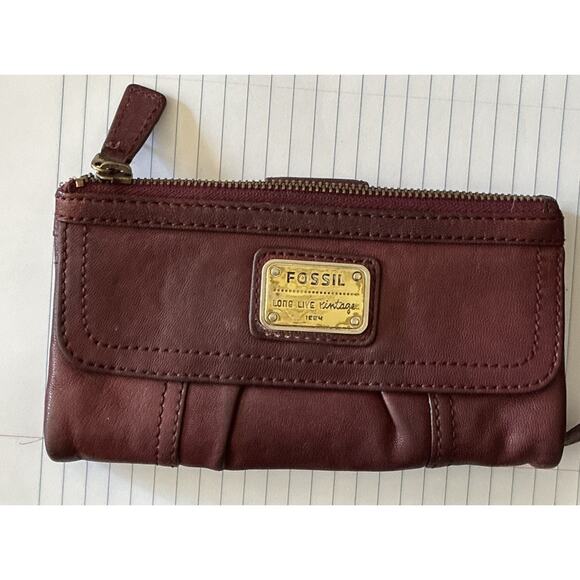 Vintage Fossil Burgandy 7 1/2” Leather 1954 Emory clutch wallet Zipper slip pkts - Picture 1 of 9